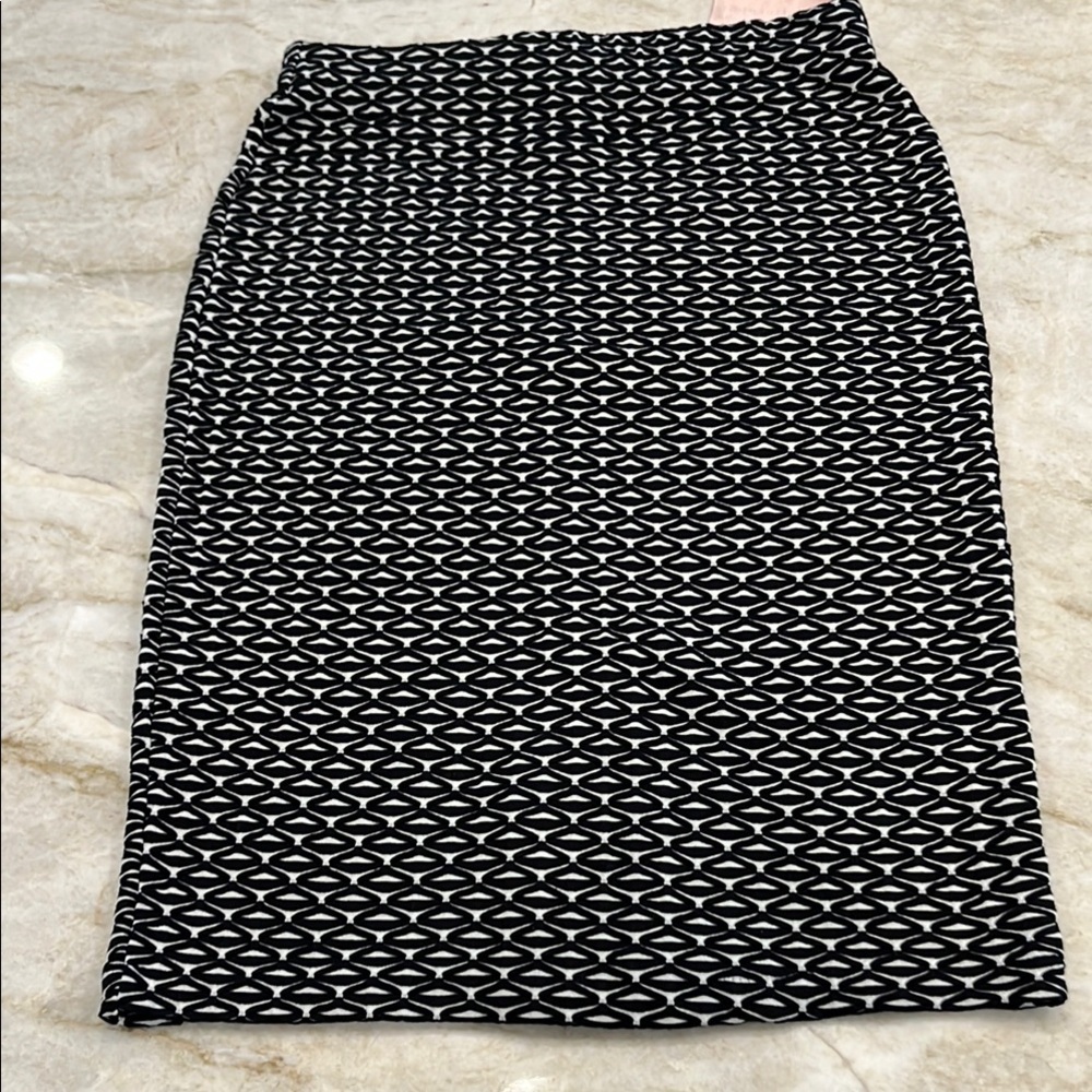 NEW Philosophy | Midi Stretchy Pencil Skirt | Black &‎ White Geo | 4